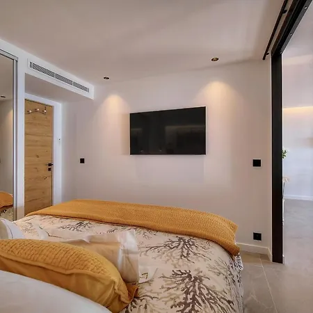 Apartment Cannes Luxury - Stunning Sea Front Villeneuve-Loubet