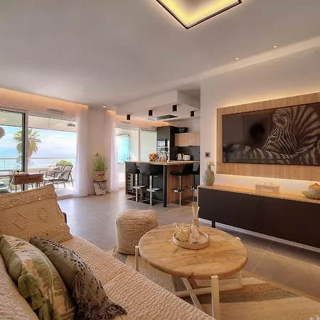 Cannes Luxury - Stunning Sea Front Apartment *