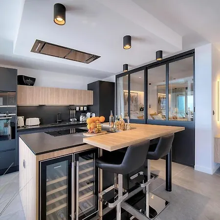 Cannes Luxury - Stunning Sea Front *