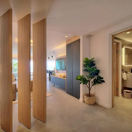 Cannes Luxury - Stunning Sea Front Apartment