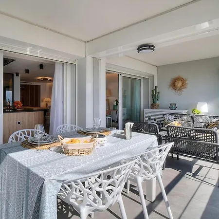 Cannes Luxury - Stunning Sea Front Apartment *